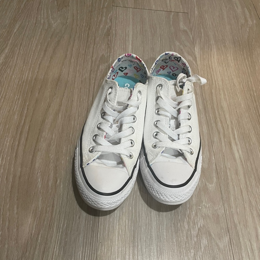 Converse all star in white and heart print on the inside